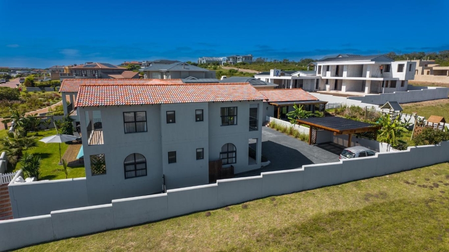 6 Bedroom Property for Sale in Whale Rock Heights Western Cape